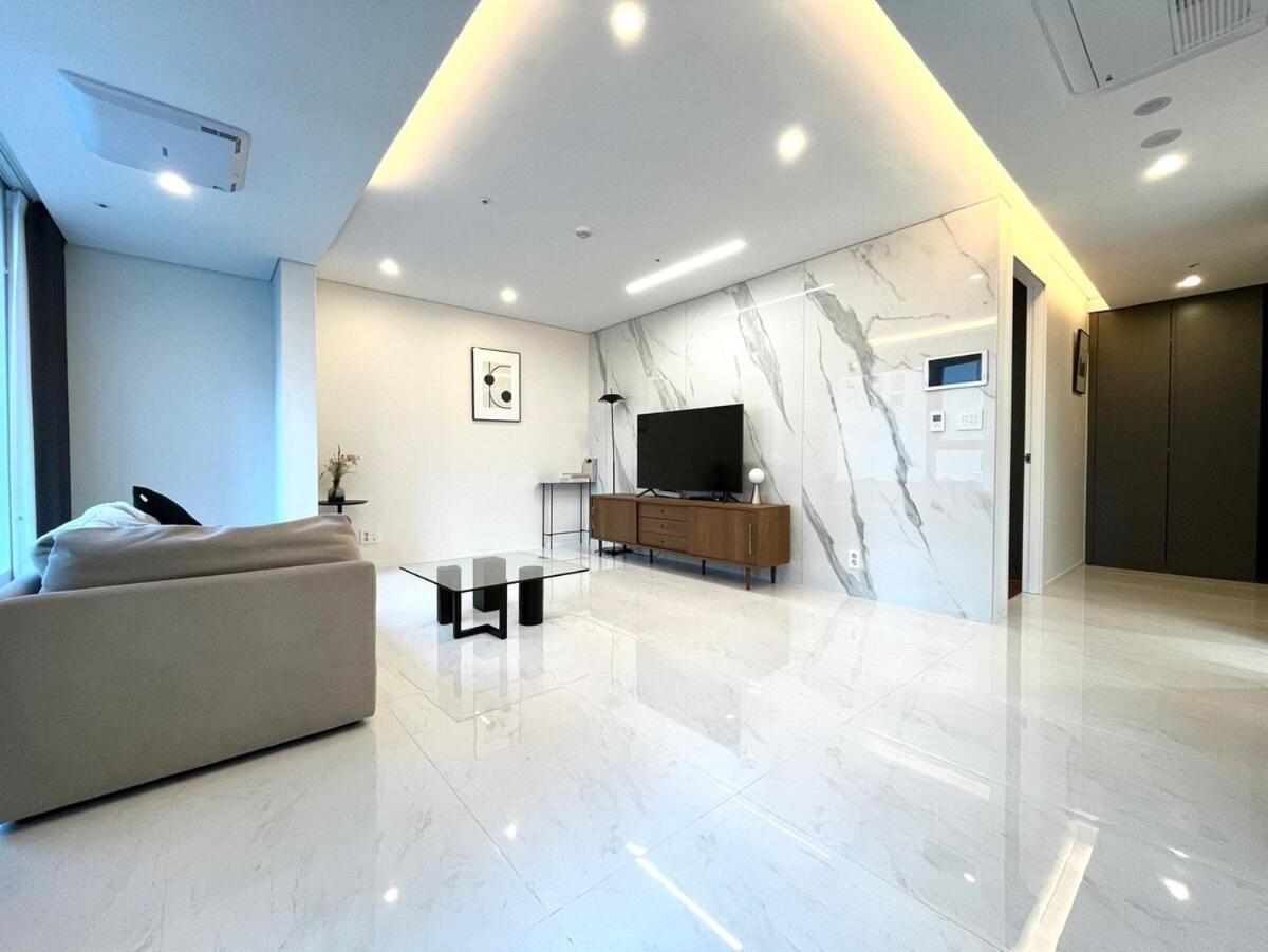 Gangnam Beautiful House Apartment *